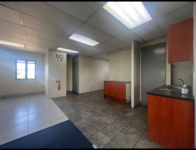 235M² OFFICE TO LET IN MEYERSDAL